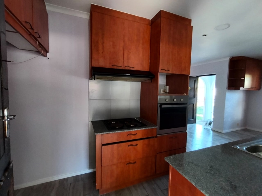 To Let 3 Bedroom Property for Rent in Loucharmante Western Cape